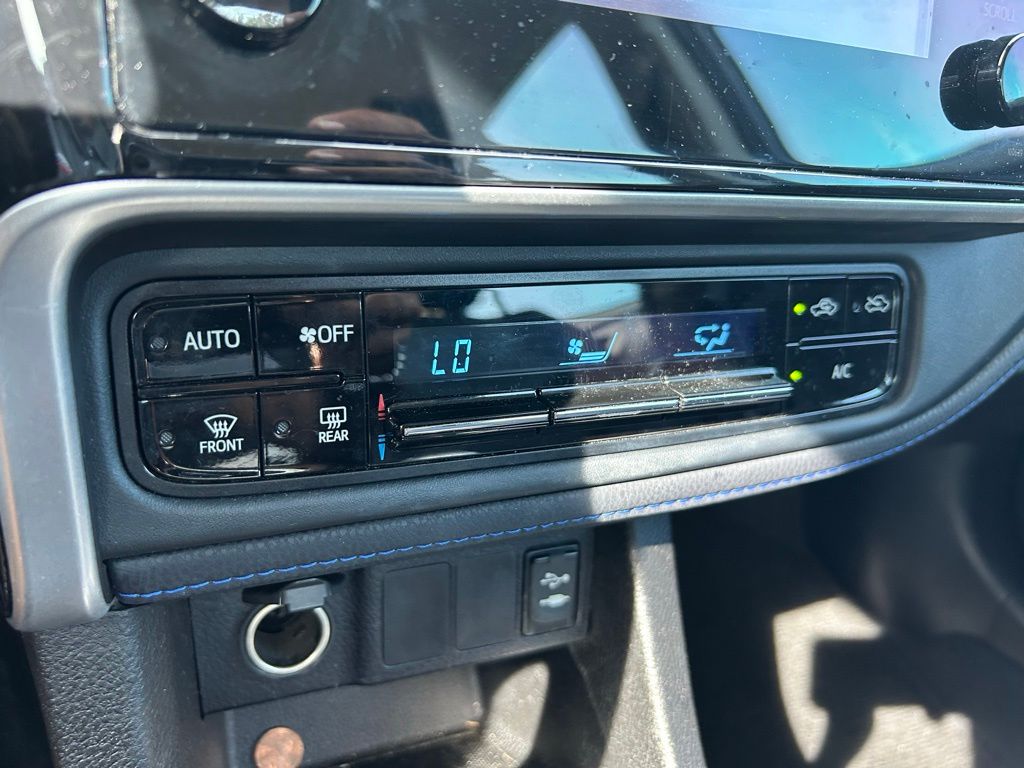 Thumbnail: 2018 Toyota Corolla - 19