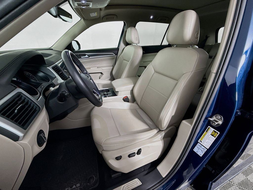 Thumbnail: 2021 Volkswagen Atlas - 21