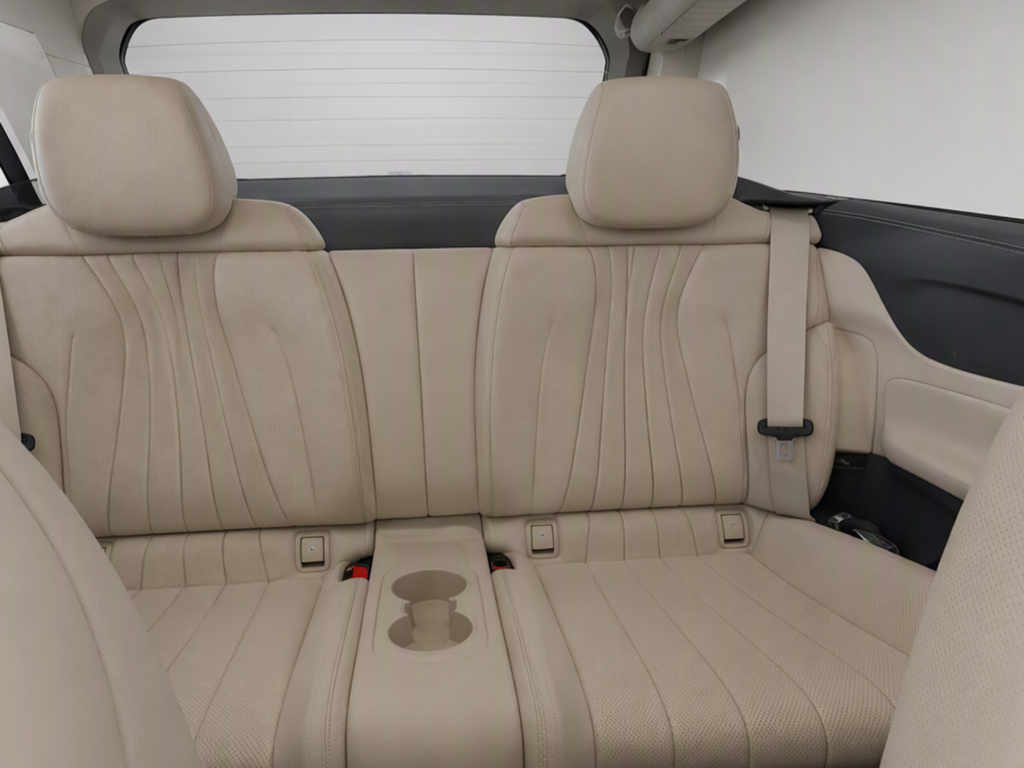 Thumbnail: 2023 Mercedes-Benz E-Class - 16
