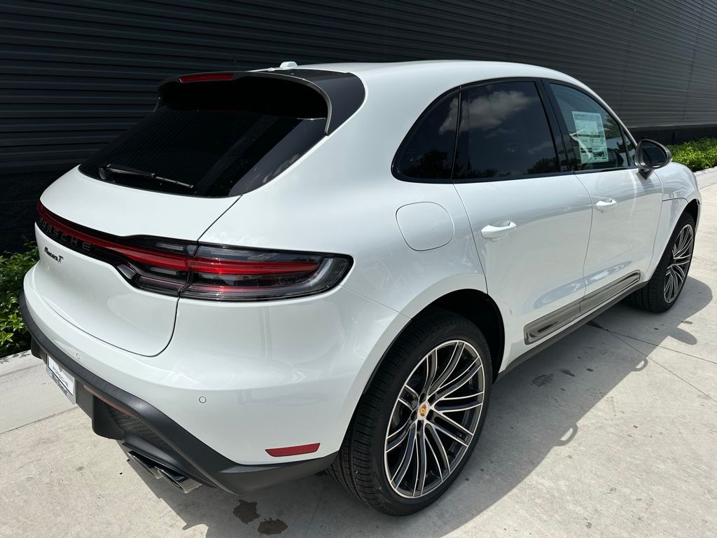 Thumbnail: 2025 Porsche Macan - 9