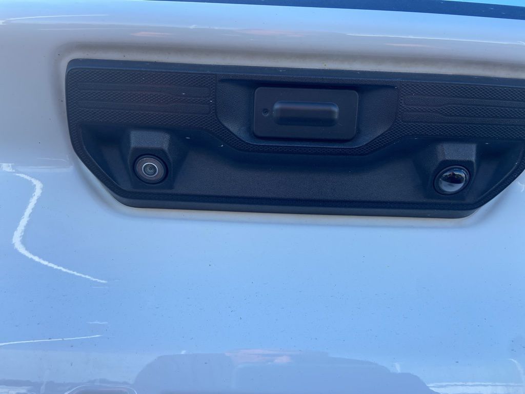 Thumbnail: 2022 Chevrolet Silverado 1500 - 14