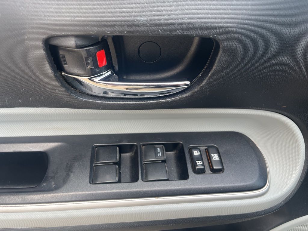 2014 Toyota Prius c Three 31