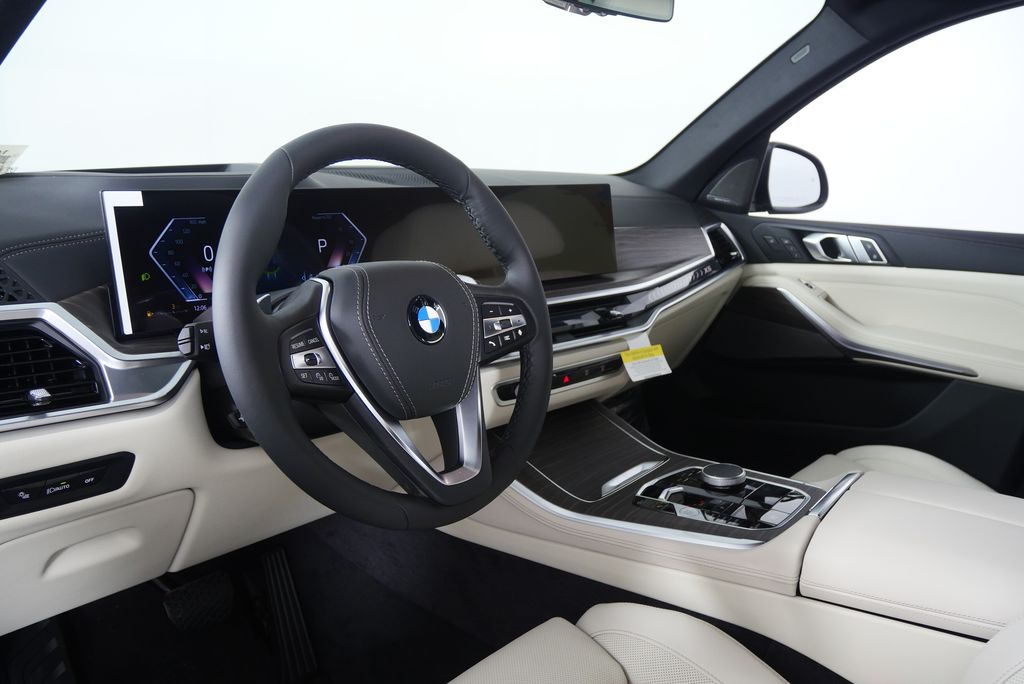Thumbnail: 2026 BMW X5 - 13