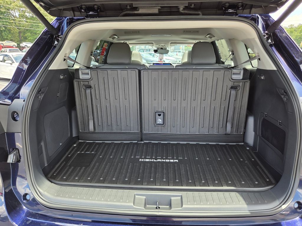 New 2026 Toyota Highlander SUV