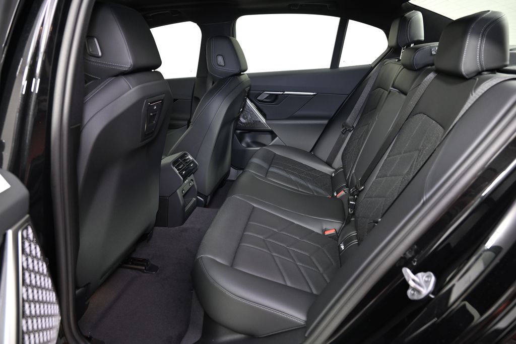 Thumbnail: 2026 BMW 5 Series - 24