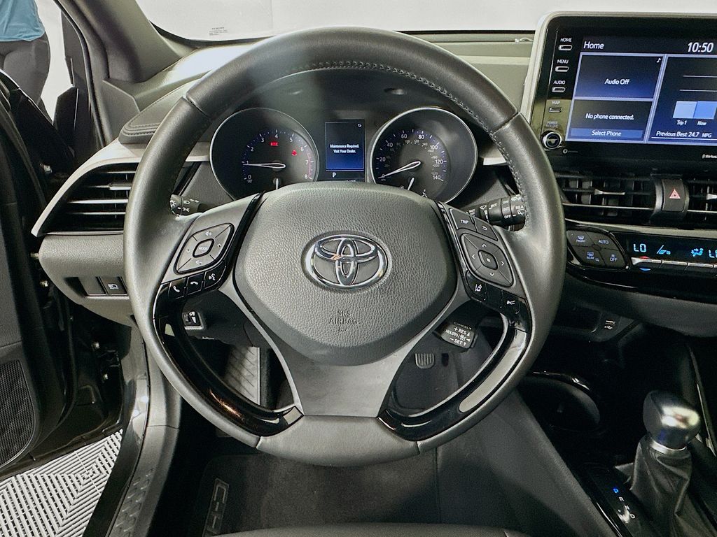 Thumbnail: 2022 Toyota C-HR - 11