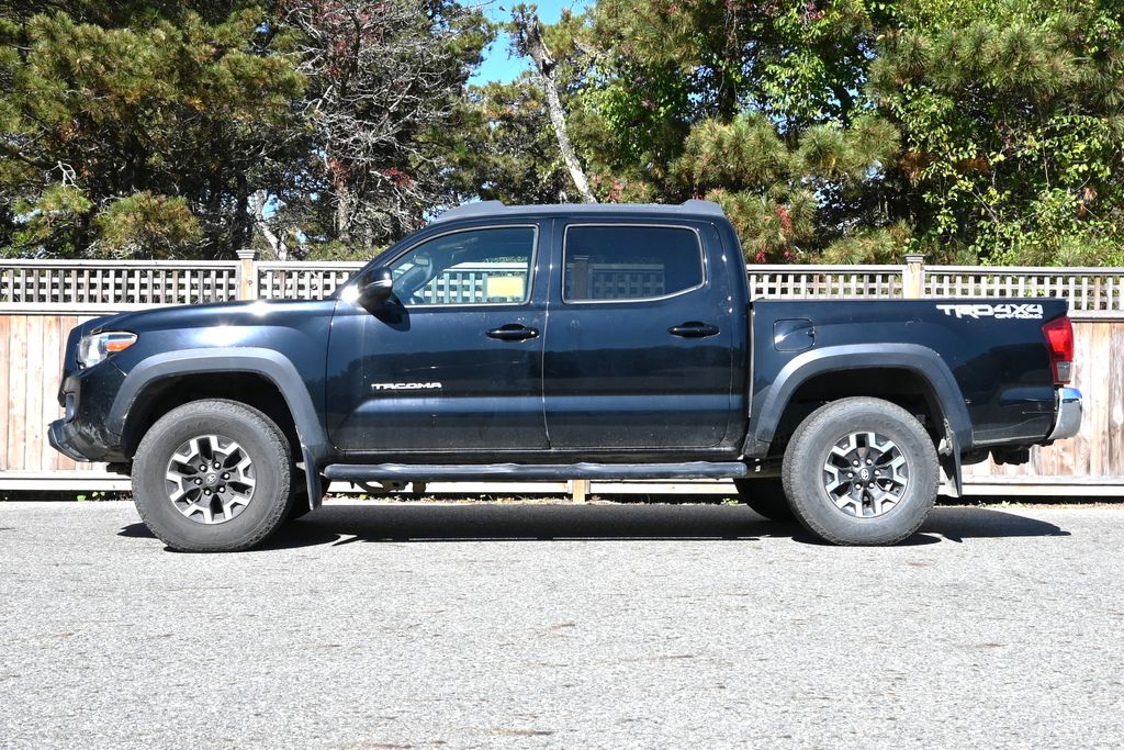 Thumbnail: 2017 Toyota Tacoma - 2