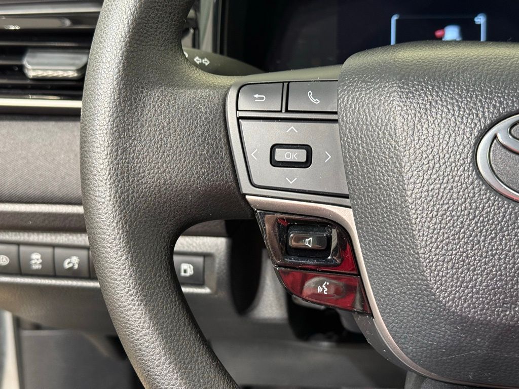 Thumbnail: 2025 Toyota Camry - 23