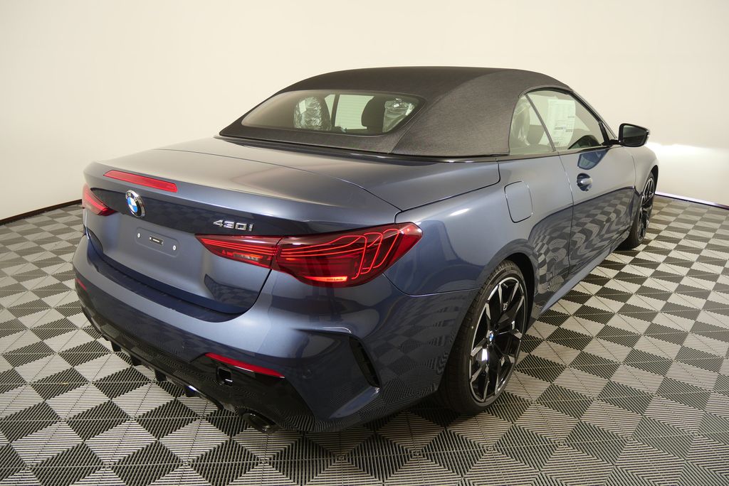 Thumbnail: 2026 BMW 4 Series - 4