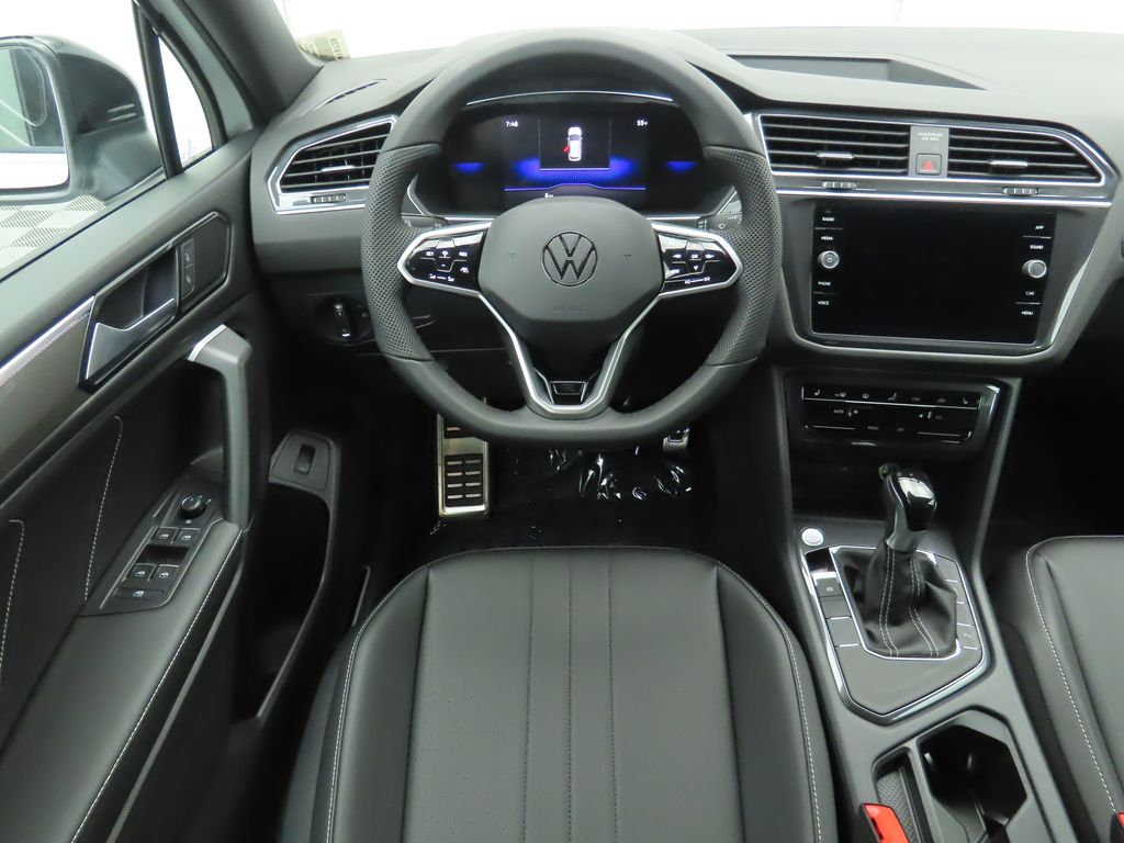 2024 Volkswagen Tiguan SE R-Line Black 11