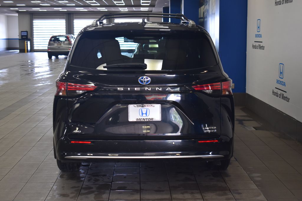 Thumbnail: 2022 Toyota Sienna - 4
