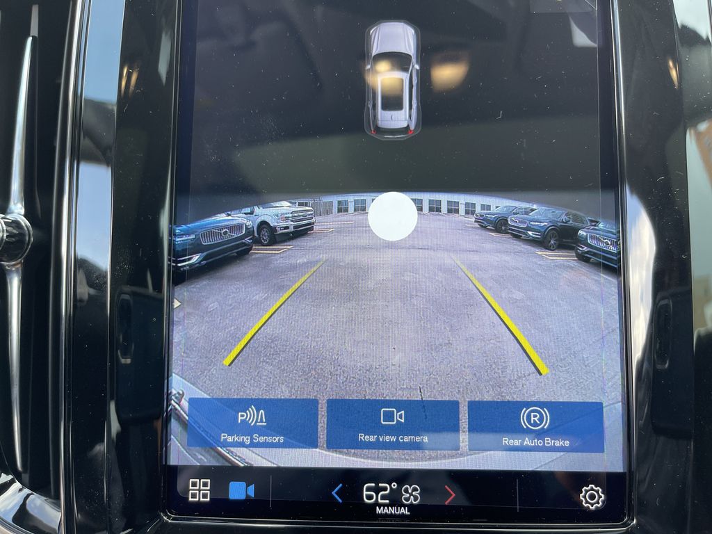 2023 Volvo XC60 B5 Core photo