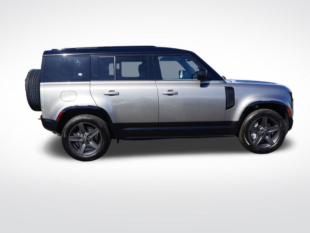 Thumbnail: 2023 Land Rover Defender - 6