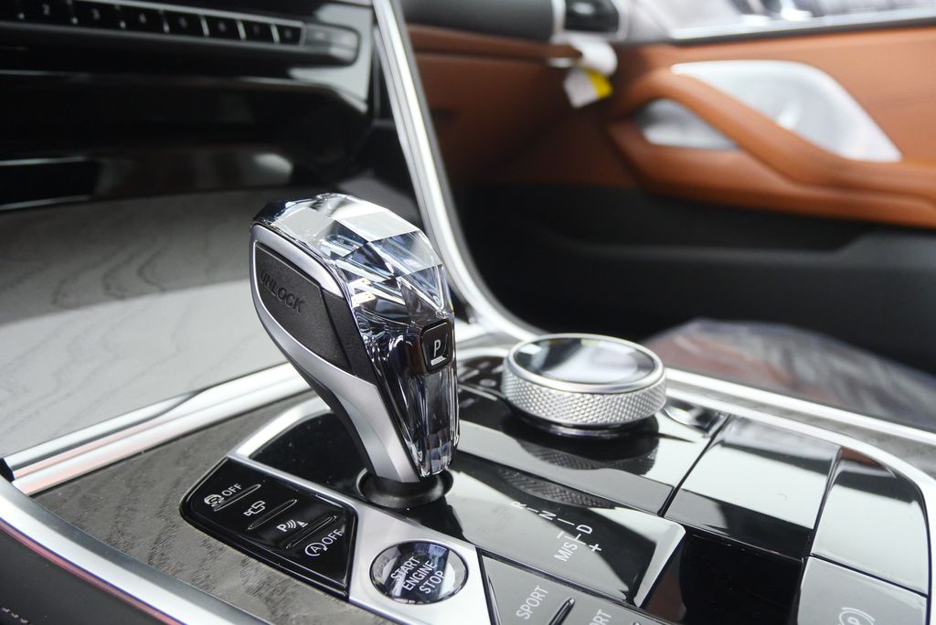 Thumbnail: 2026 BMW 8 Series - 27