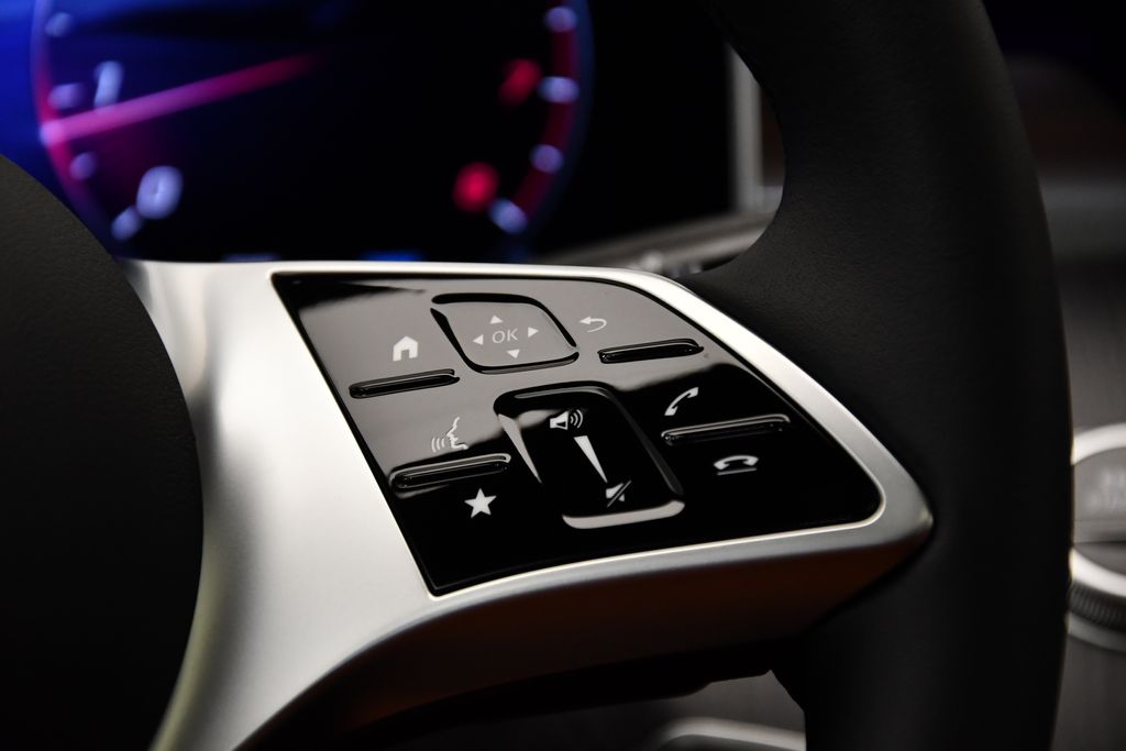 Thumbnail: 2025 Mercedes-Benz C-Class - 24