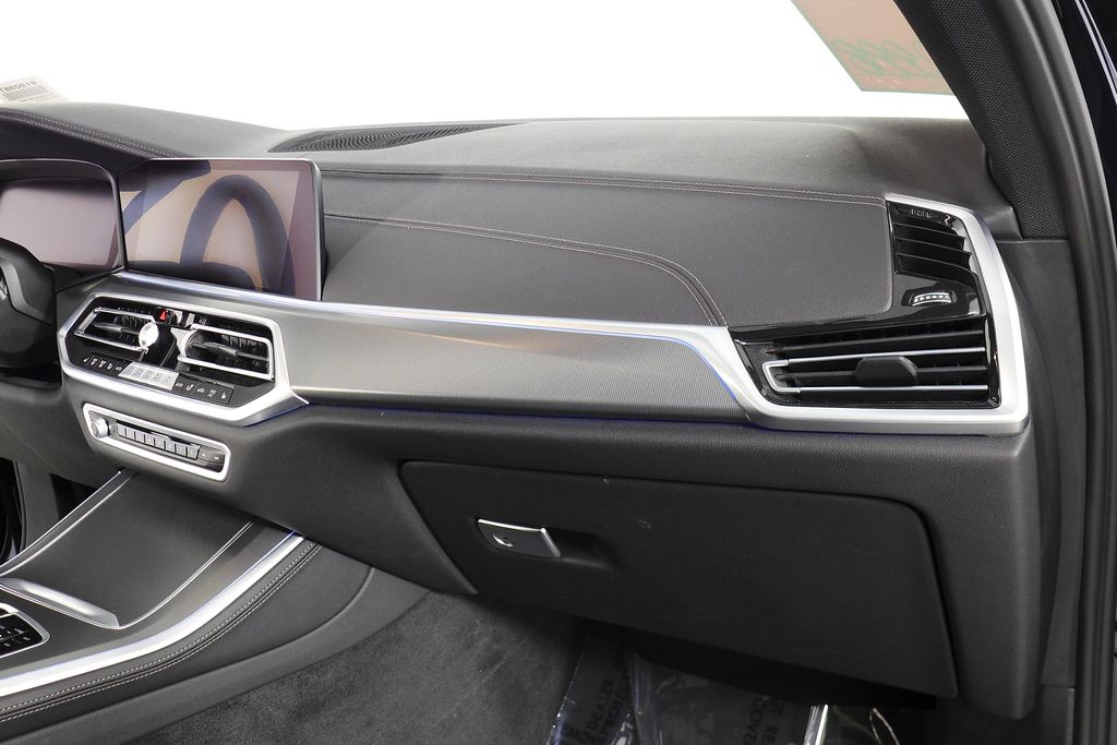 Thumbnail: 2023 BMW X5 - 14