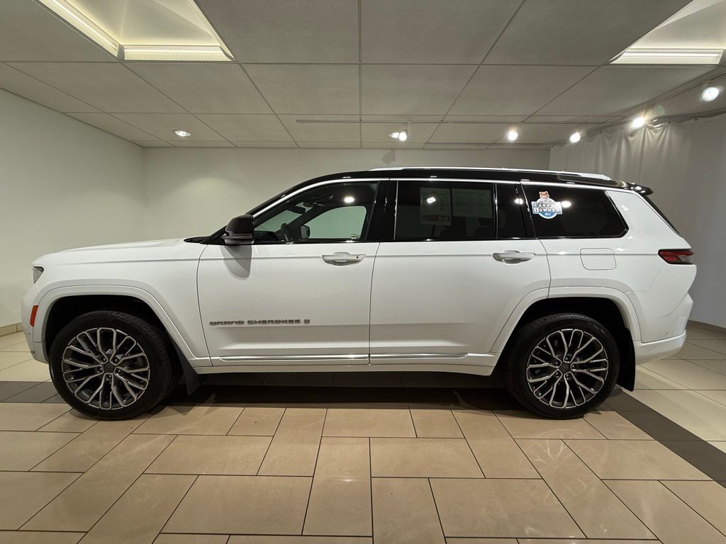 Thumbnail: 2023 Jeep Grand Cherokee L - 2