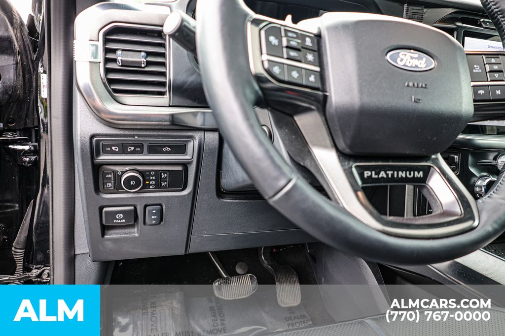 Used 2024 Black Ford Full Hybrid Platinum image 24