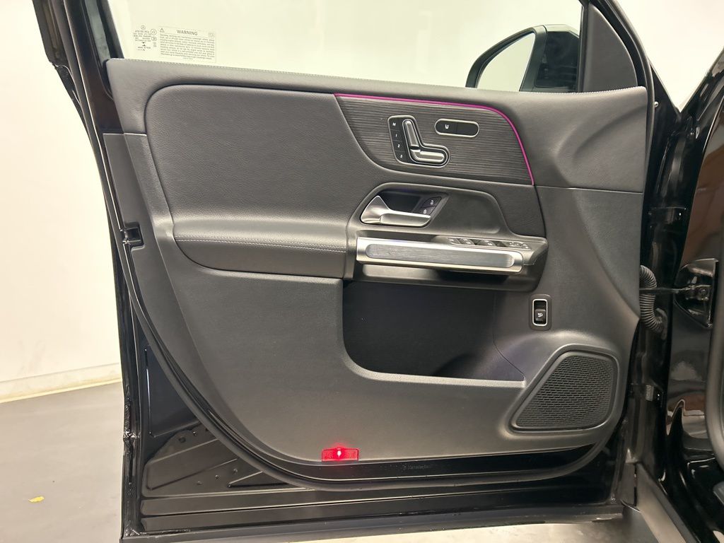 Thumbnail: 2023 Mercedes-Benz GLB - 11