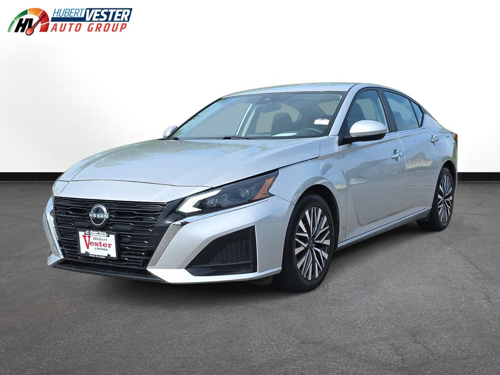 2023 Nissan Altima 2.5 SV photo 2