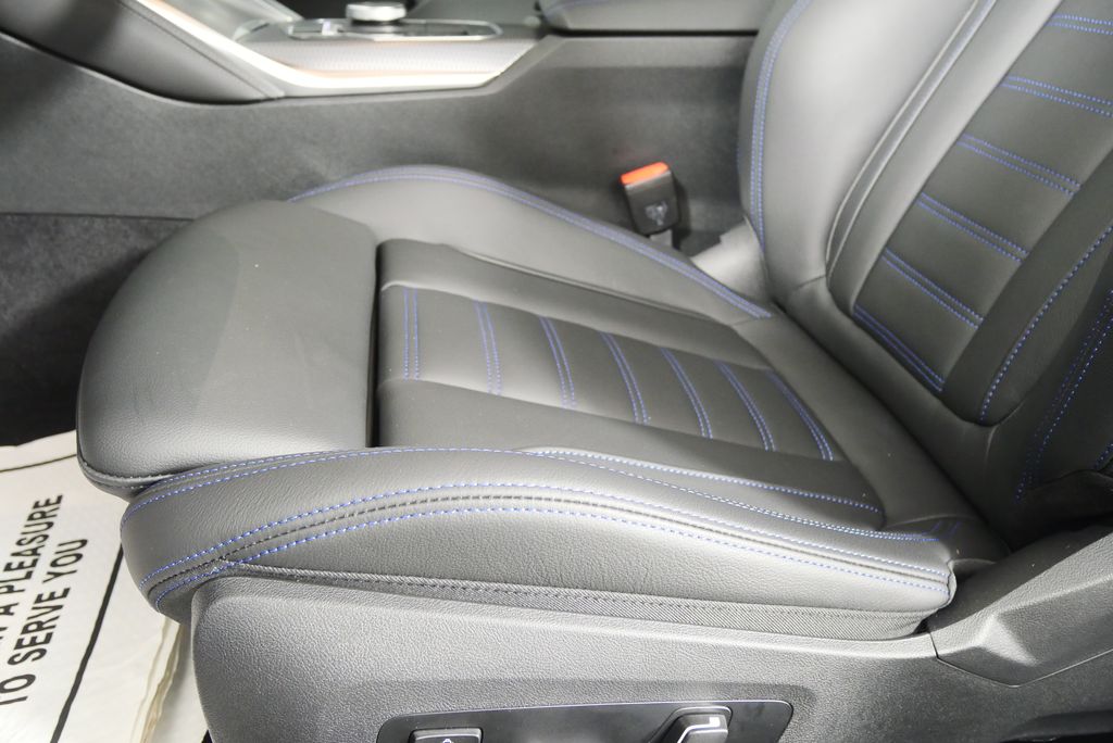 Thumbnail: 2026 BMW 4 Series - 11