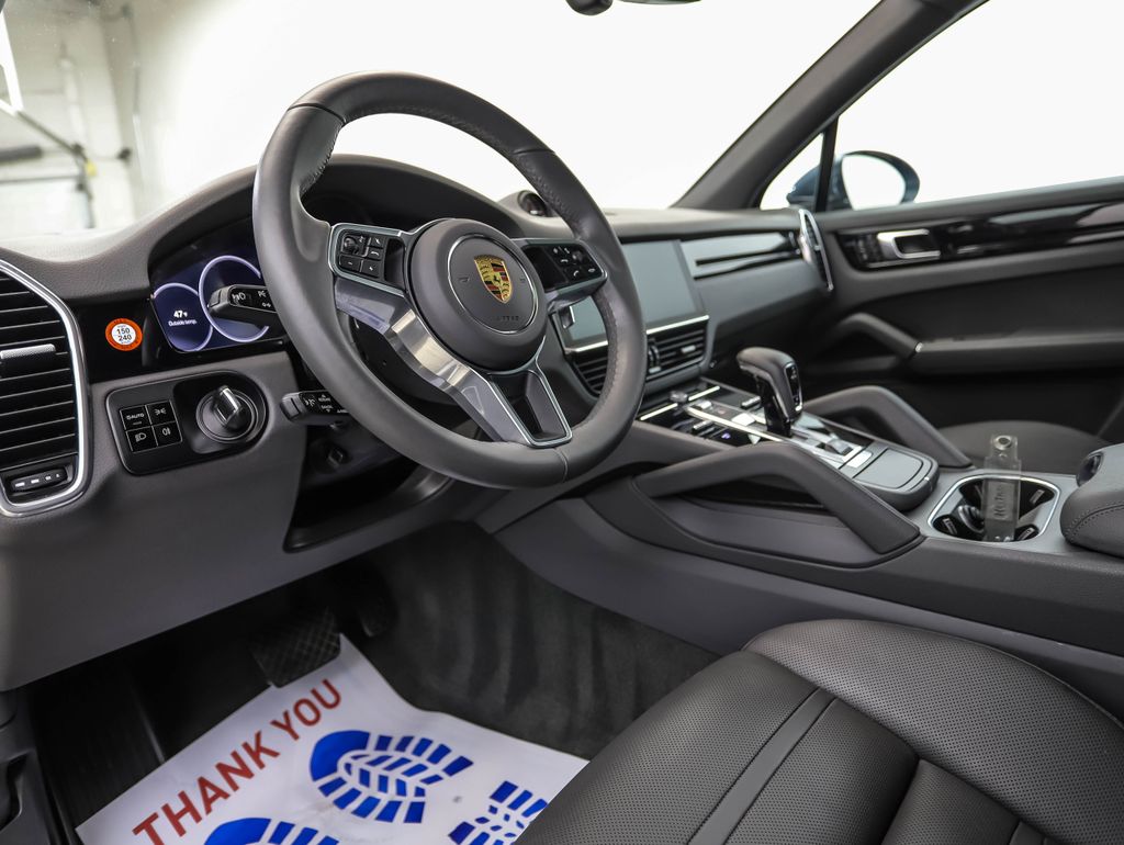 Thumbnail: 2020 Porsche Cayenne - 10