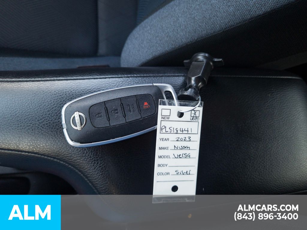 2023 Nissan Versa 1.6 SV photo 15