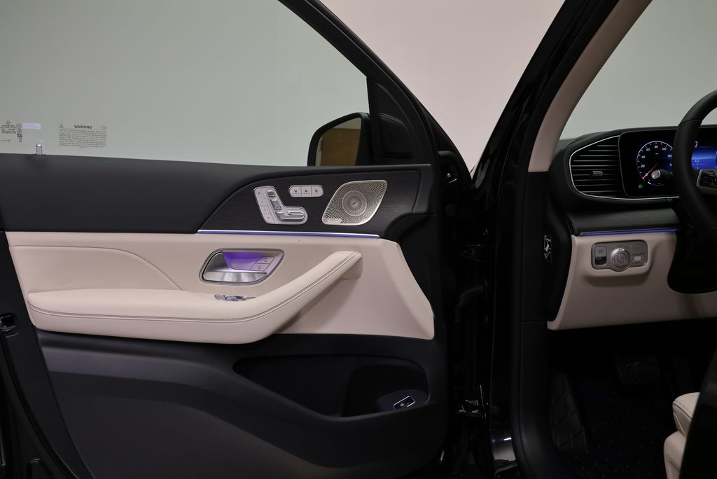 Thumbnail: 2026 Mercedes-Benz GLE - 30