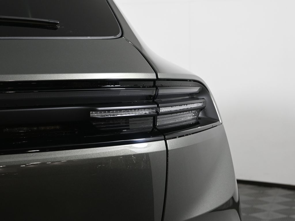 Thumbnail: 2026 Porsche Macan - 13