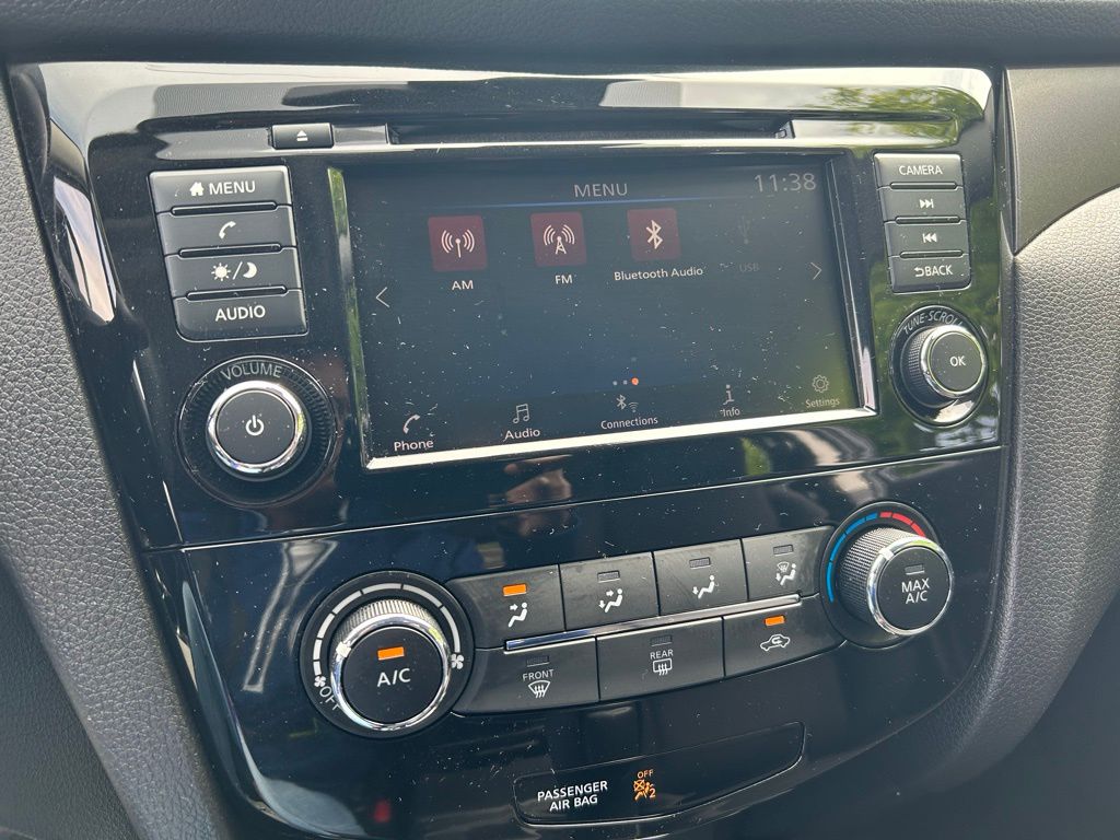 2022 Nissan Rogue Sport S 28