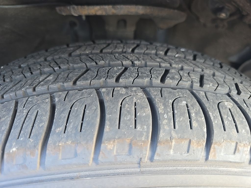 Used 2013 Red Toyota XLE image 19