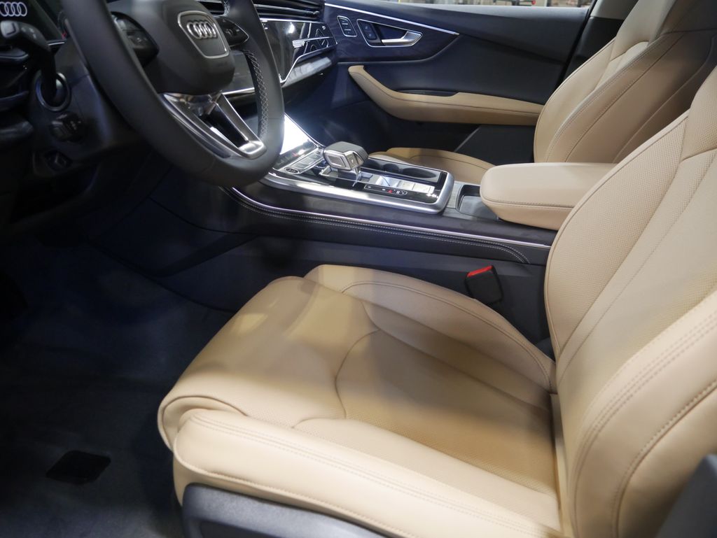 Thumbnail: 2026 Audi Q7 - 15