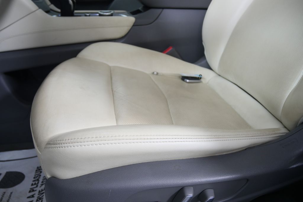 Thumbnail: 2021 Cadillac XT6 - 10