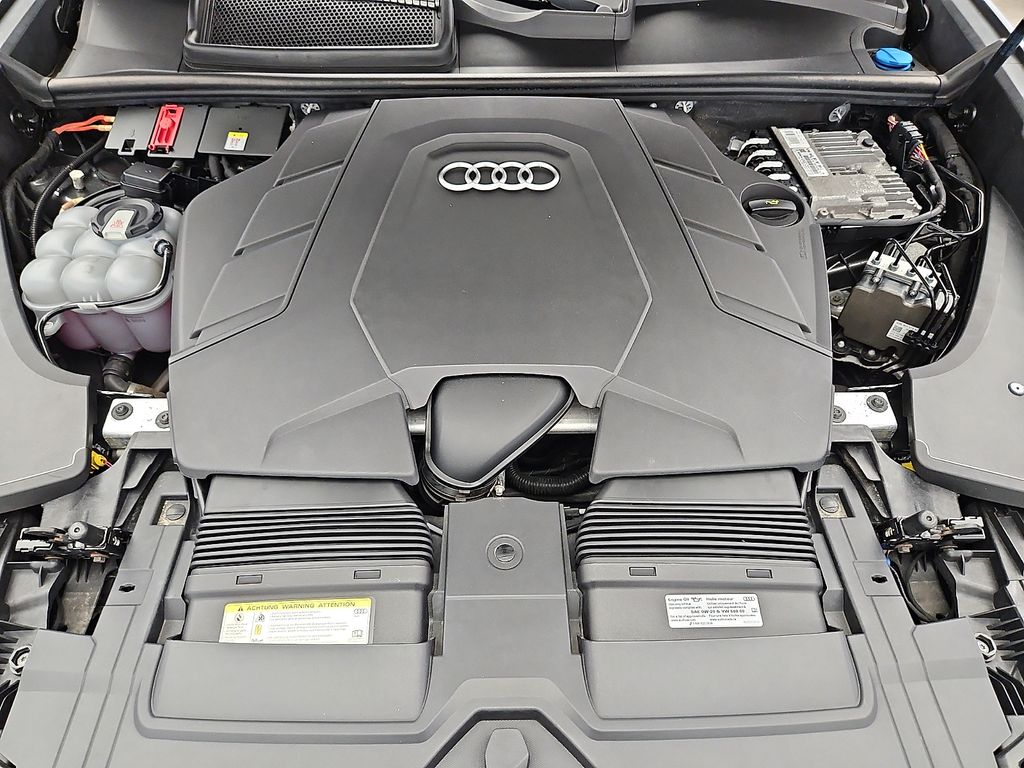 Thumbnail: 2021 Audi Q8 - 30
