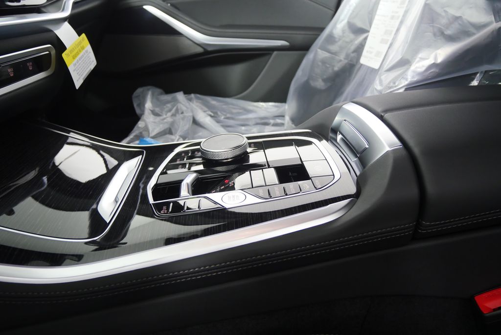 Thumbnail: 2026 BMW X5 - 22