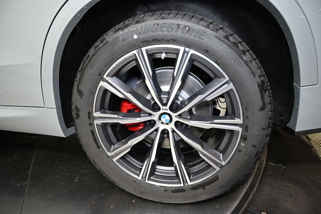 Thumbnail: 2026 BMW X5 - 12