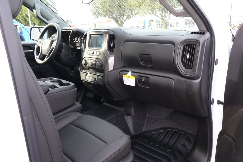 Thumbnail: 2026 Chevrolet Silverado 1500 - 32