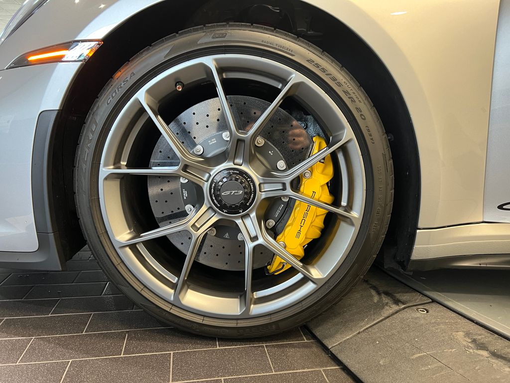 Thumbnail: 2022 Porsche 911 - 11