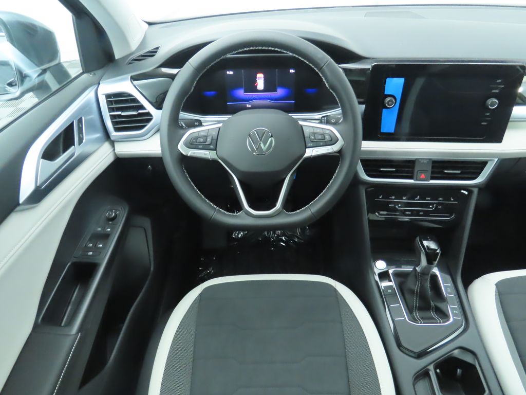 Thumbnail: 2025 Volkswagen Taos - 11