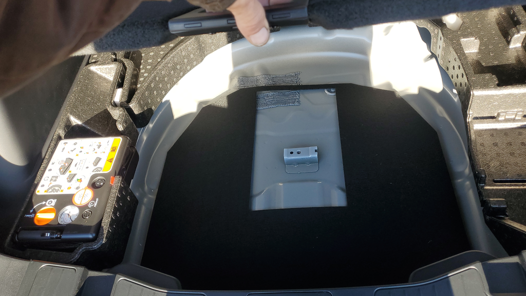 New 2026 Silver Ford Active image 38