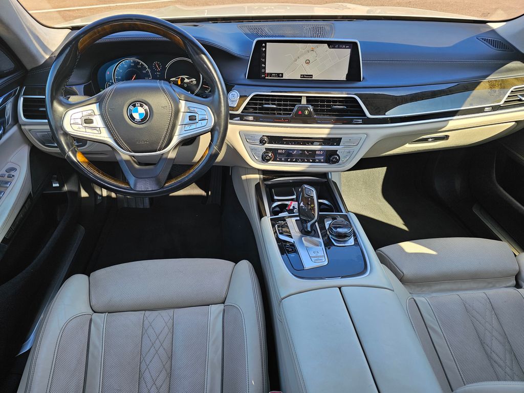 2018 BMW 7 Series 750i xDrive 29