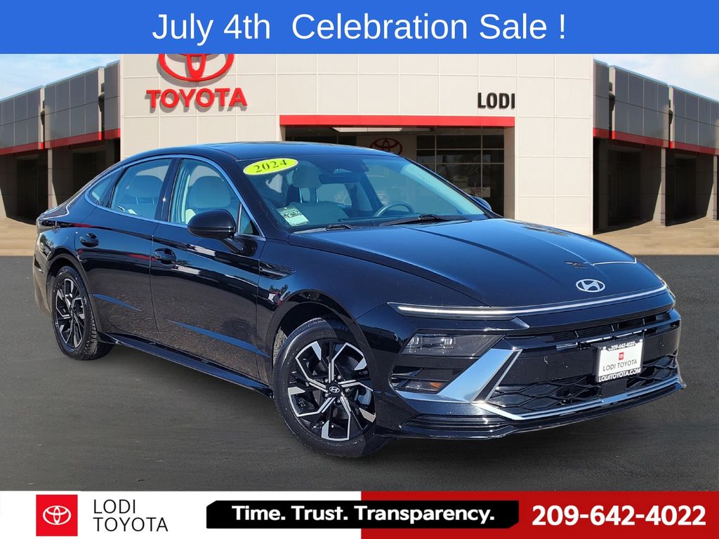 Onyx Black 2024 Hyundai Sonata Sedan Front-Wheel Drive 8-Speed Automatic