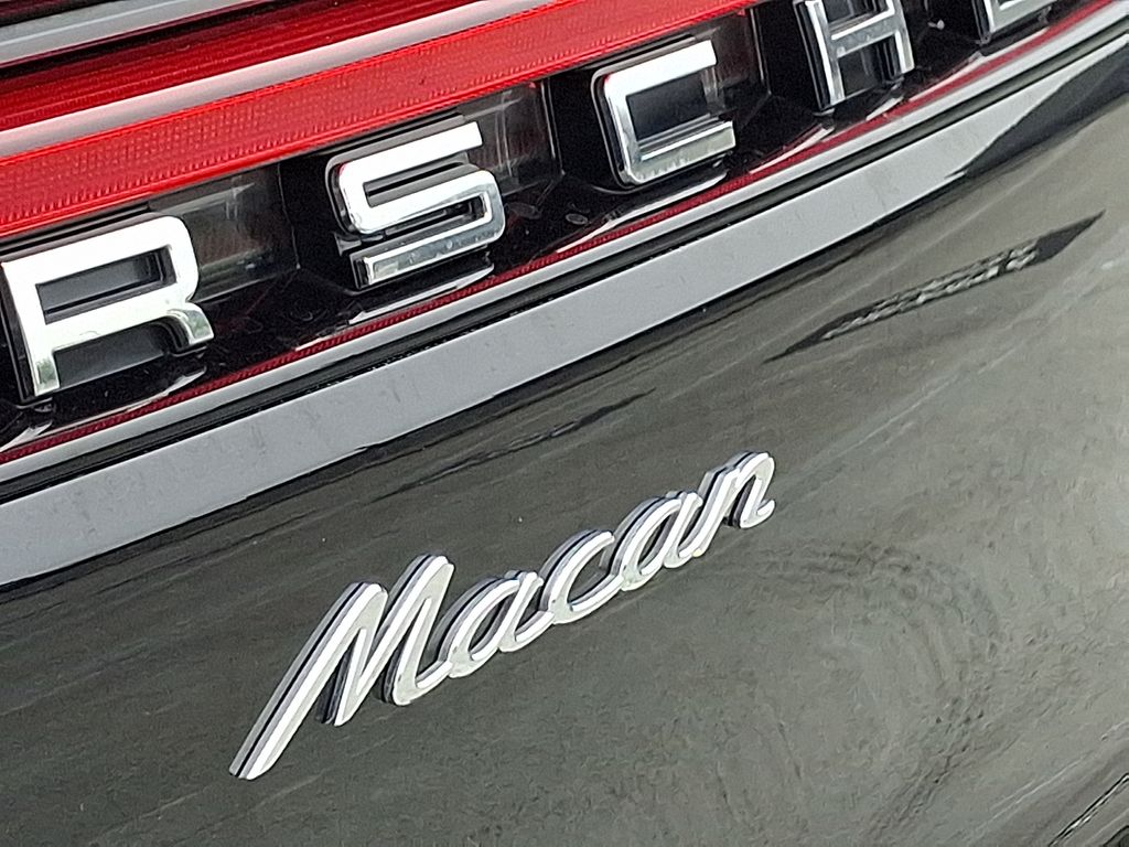 Thumbnail: 2025 Porsche Macan - 30