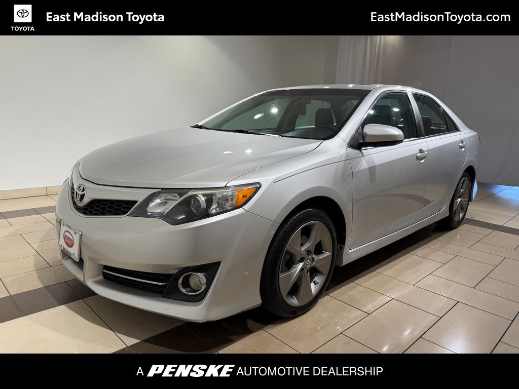 2014 Toyota Camry SE -
                Madison, WI