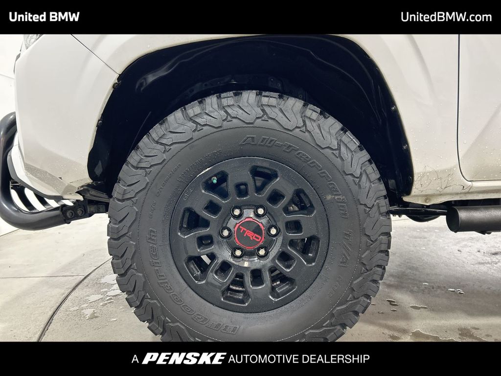 Thumbnail: 2020 Toyota Tacoma - 10
