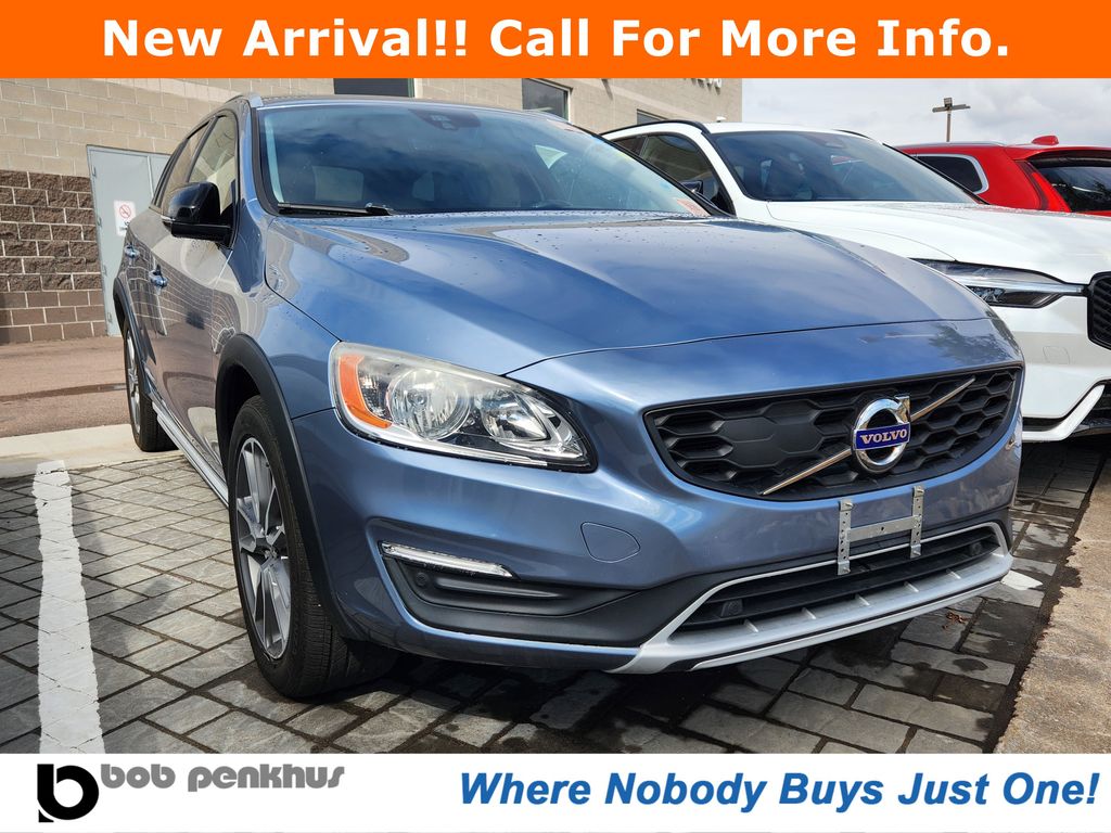 2018 Volvo V60 Cross Country T5