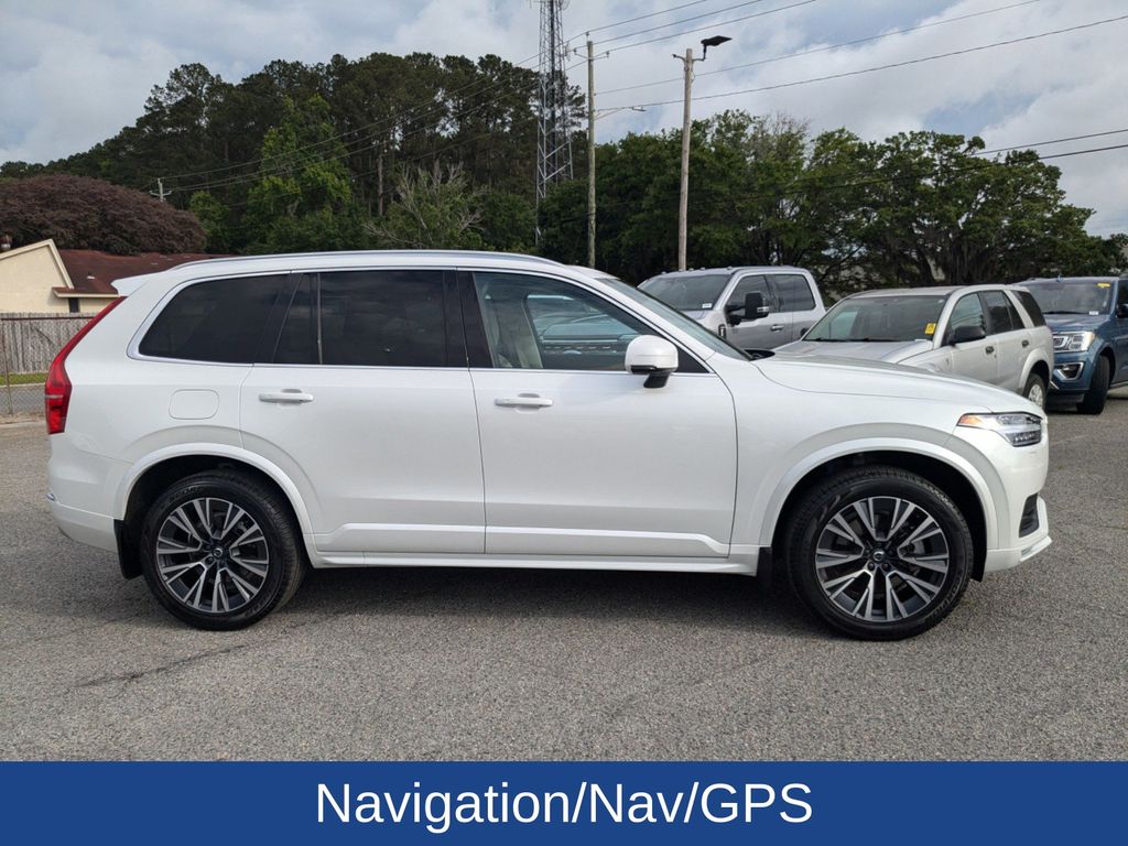 2022 Volvo XC90 T5 Momentum