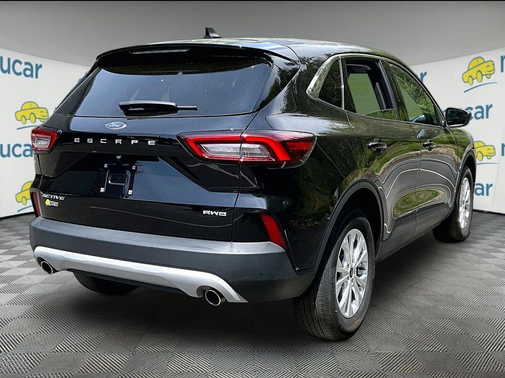 2023 Ford Escape — photo 8