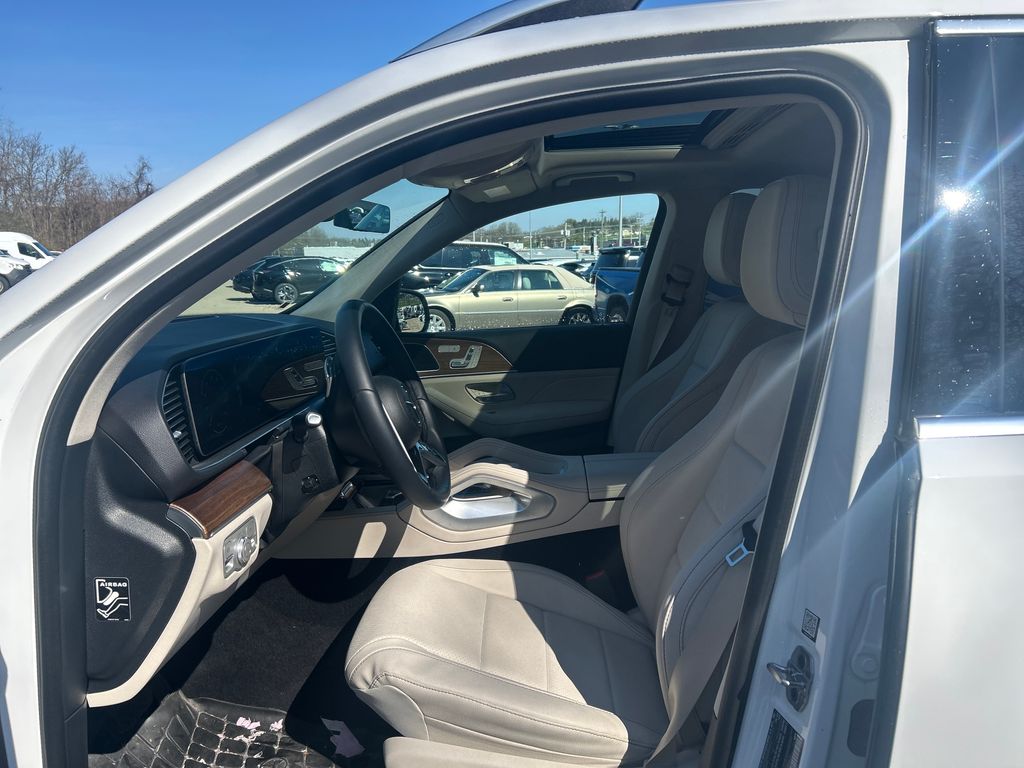 2025 Mercedes-Benz GLE GLE 450e White at John Sisson Motors
