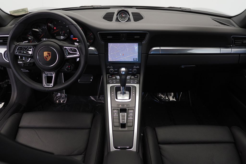 Thumbnail: 2019 Porsche 911 - 15
